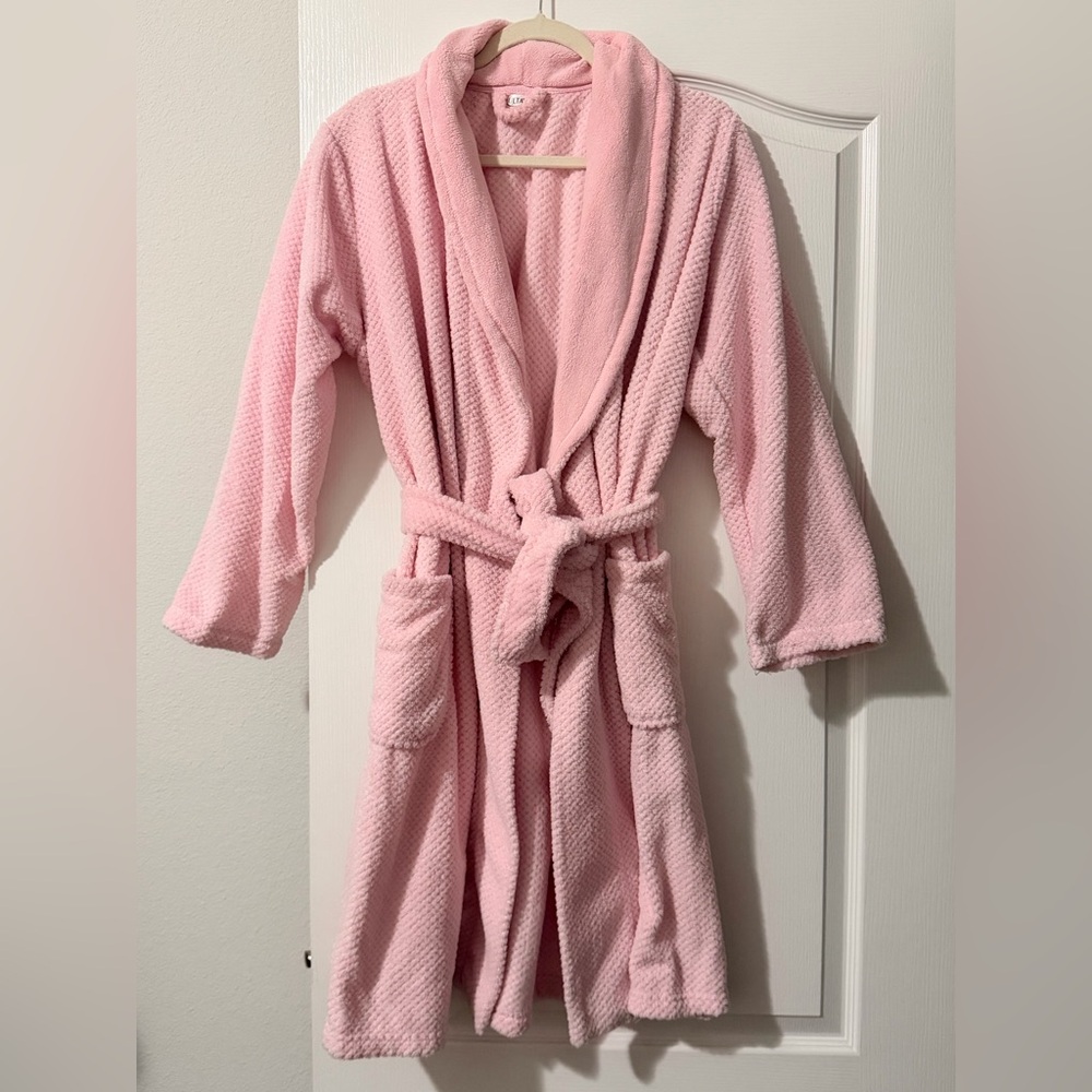 Soft and Cozy Pink Robe - Picture 1 of 4
